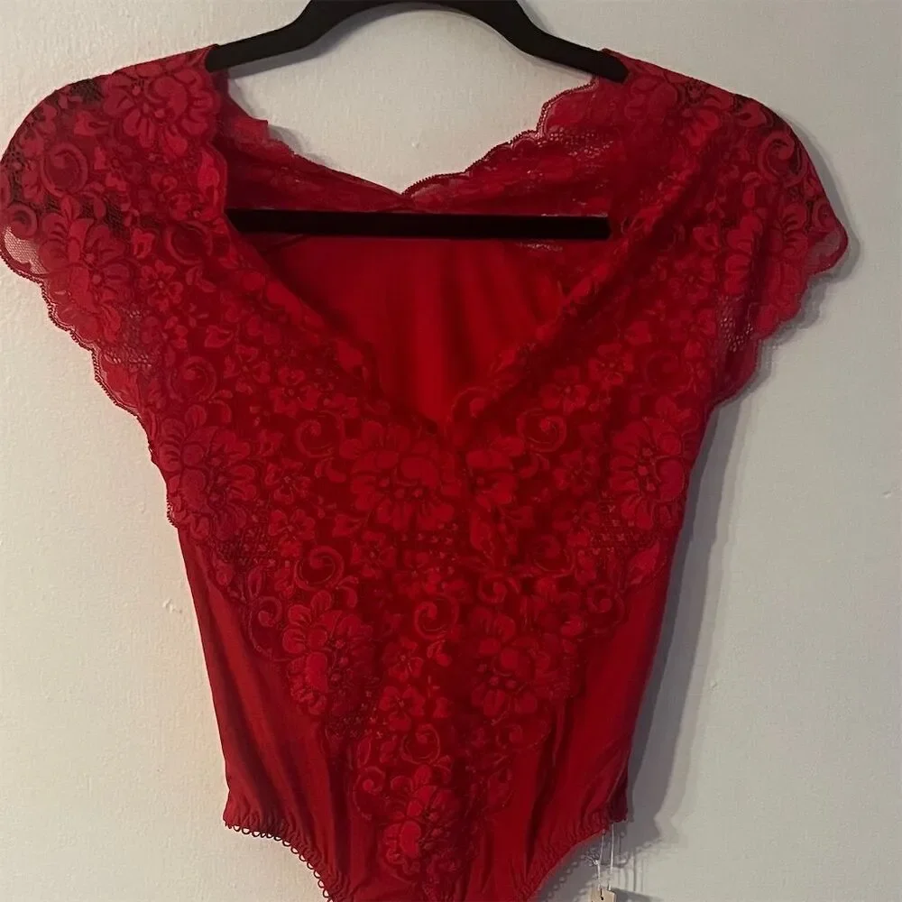 Revolve HAH Lady Like XS Rouge Red Lace Deep V-Neck Short Sleeve Bodysuit NWT - Picture 2 of 7